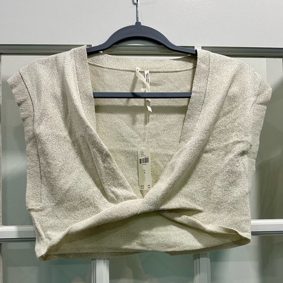 Anthropologie Tops - Anthropology Cropped Twist Cream Women's Tank - Size Medium